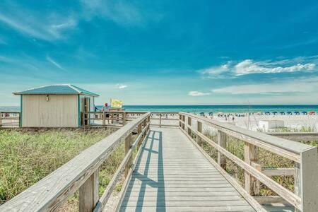 The Scallop By Brightwild-beachfront Holiday home Destin